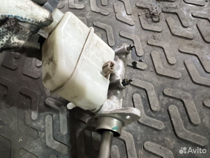 Главный тормозной цилиндр Hyundai Elantra HD