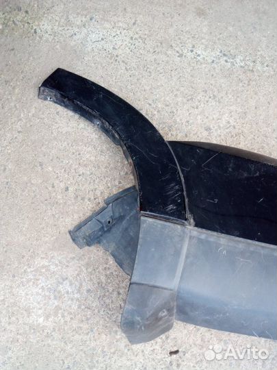 Бампер задний левый Mitsubishi Pajero 4 V9