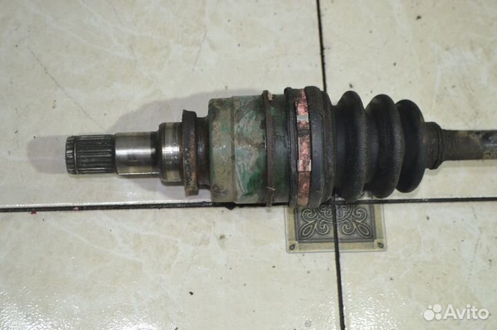 Привод передний левый Toyota Yaris