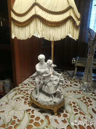 Лампа настольная