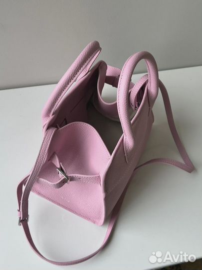 Кожаная сумка розового цвета в стиле The Row