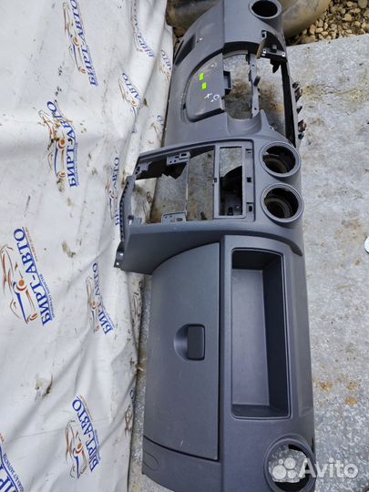 Панель торпедо Renault Logan 1