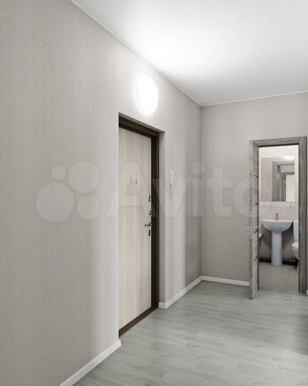 3-к. квартира, 73 м², 1/8 эт.