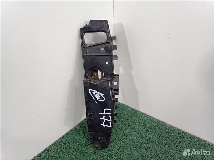 Кронштейн бампера задний правый Bmw X3 E83 2008