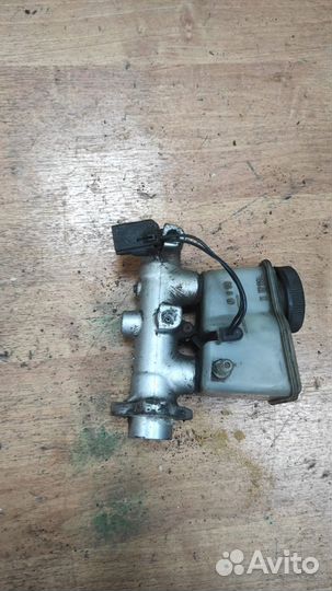 Главный тормозной цилиндр Mazda 626 GE FS