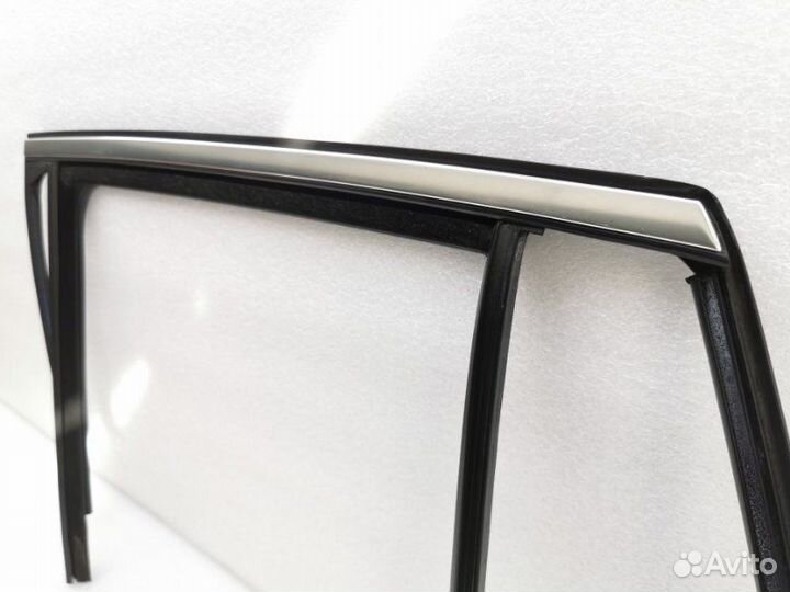 Молдинг двери задний левый Mercedes-Benz Glc-Class