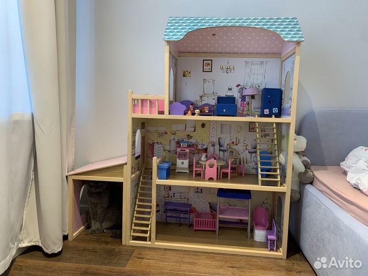 Большой домик для кукол (кукольный дом)