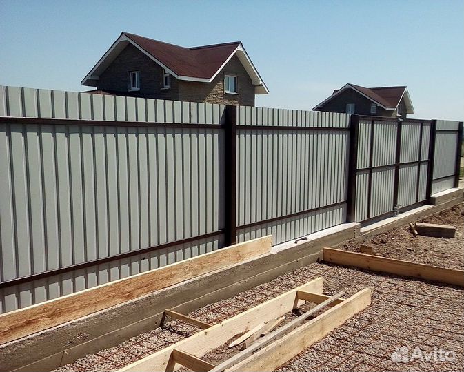 Заборы из профнастила