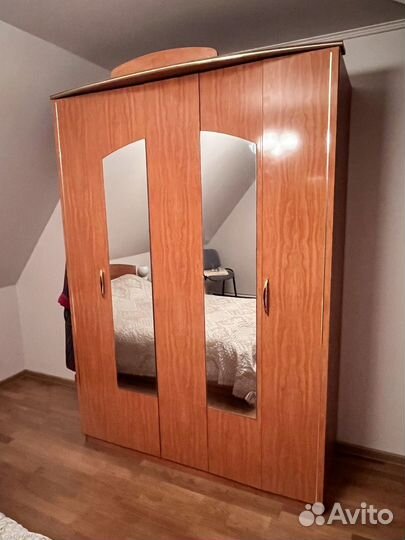 Спальный гарнитур