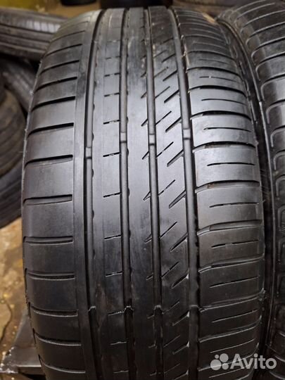 Kinforest KF550-PCR 215/45 R18 93W