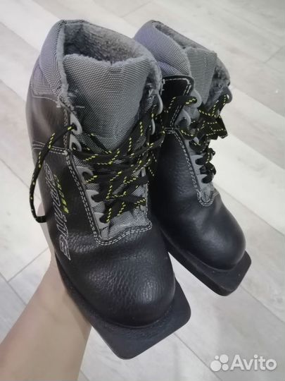 Лыжные ботинки