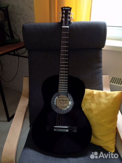 Акустическая гитара