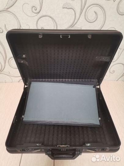 Кейс-дипломат Stentor