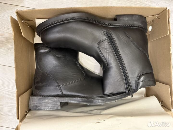 Продам новыполусапожки демисезонные