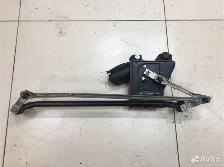 Трапеция стеклоочистителей с моторчиком передняя