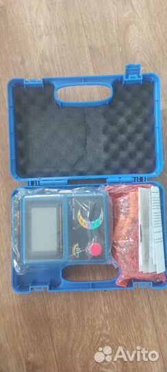 Измеритель сопротивления изоляции (Мегаомметр)