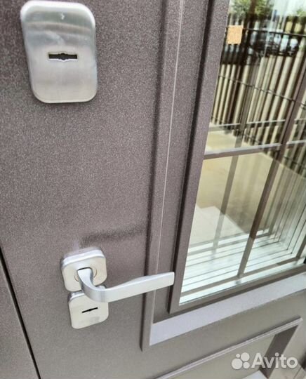 Дверь с терморазрывом в дом