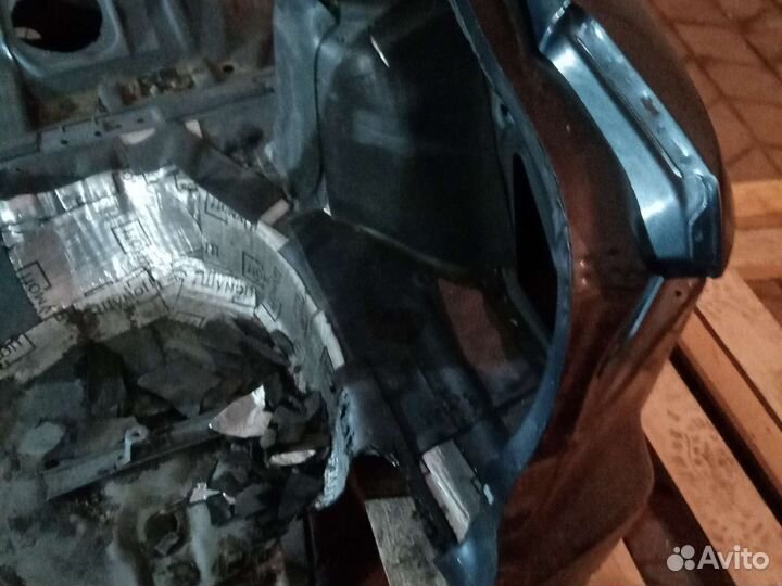 Правая четверть лифтбек, цвет борнео