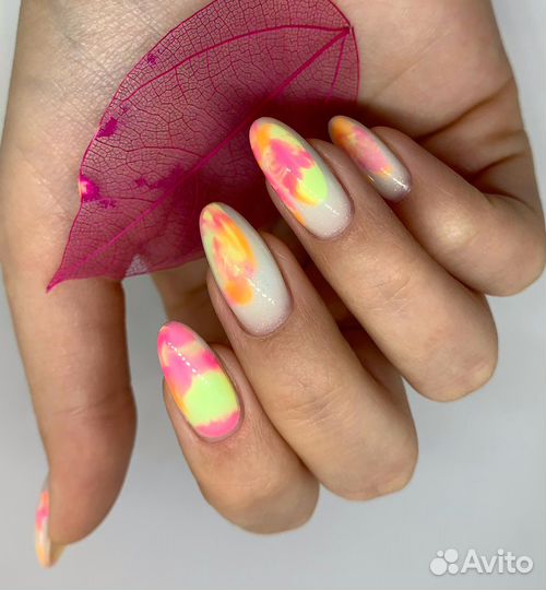 Маникюр и педикюр