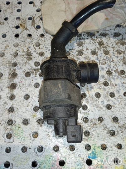 Клапан вентиляции топливного бака Opel Astra J