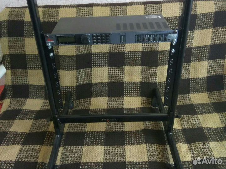 Рековая стойка для муз.оборудования