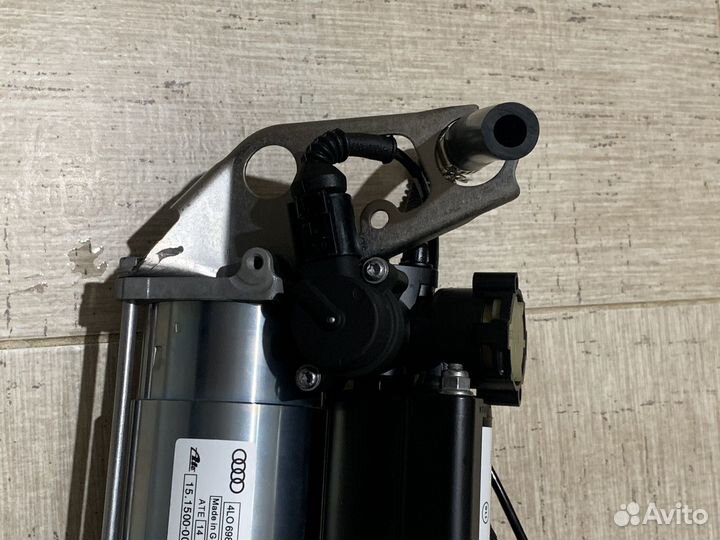 Новый компрессор пневмоподвески дляAudi Q7 (4L)