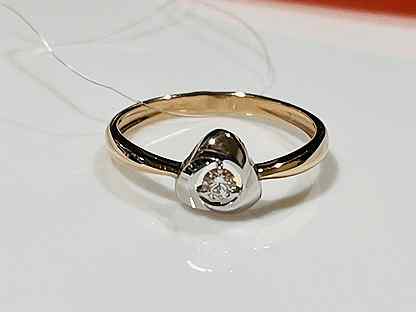 Золотое кольцо с бриллиантом новое