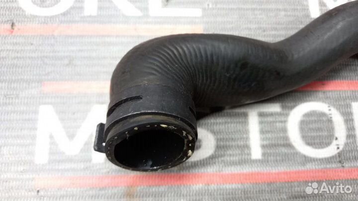 Патрубок системы охлаждения Volkswagen Passat B6