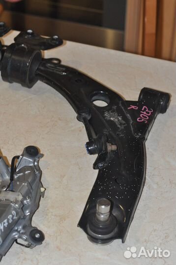 Передние рычаги передней подвески Мазда Сх 7 рест