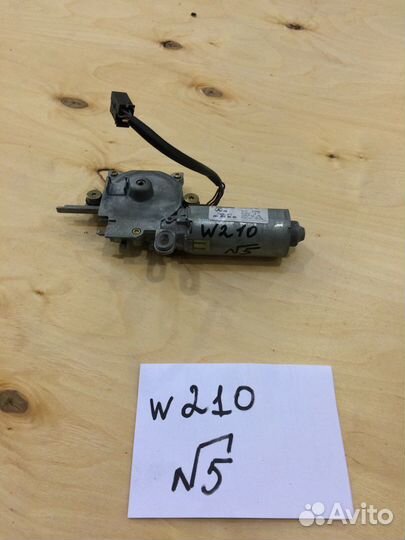 Моторчик люка Mercedes W210 A2028200508