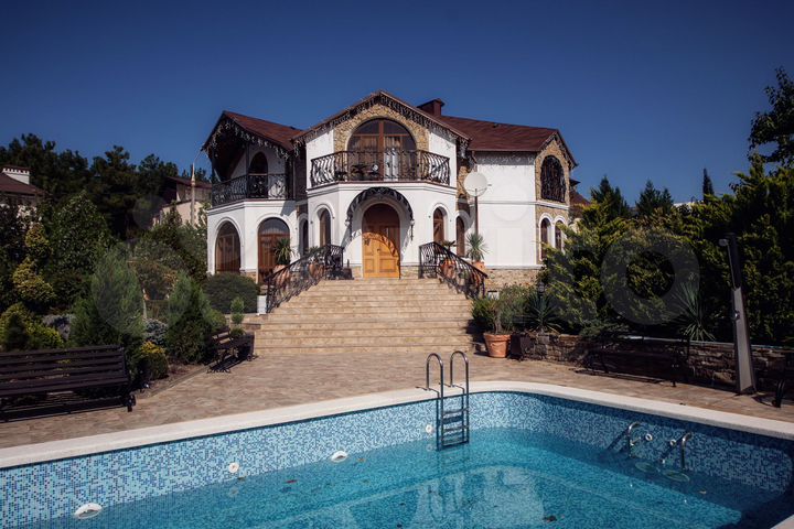 Дом 289 м² на участке 18 сот.