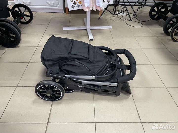 Детская прогулочная коляска Luxmom v3