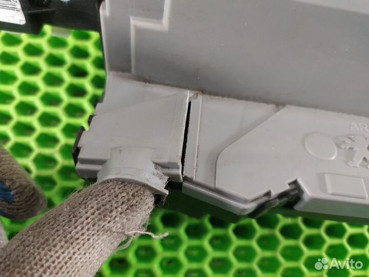 Замок двери задней левой L Citroen C5