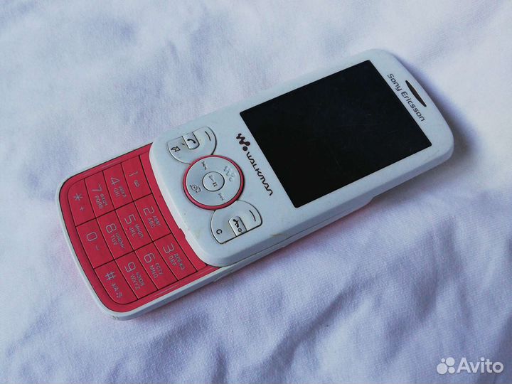 Телефон Sony Walkman W100i