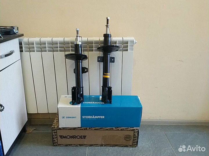 Амортизатор передний Renault Duster