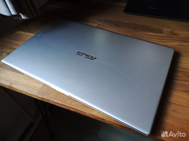 Ноутбук asus VivoBook D712D серебристый