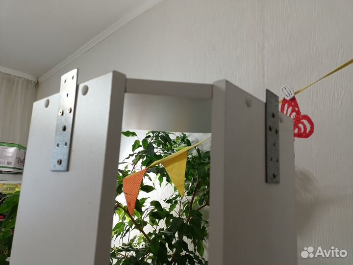 Полка угловая