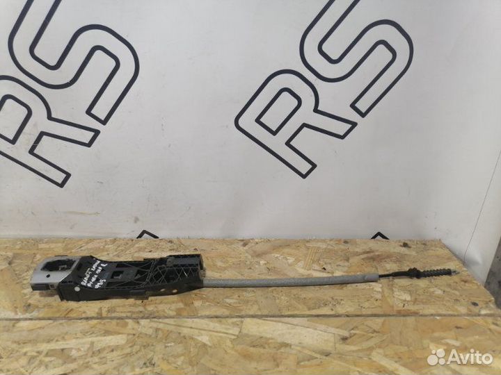 Кронштейн ручки двери передний правый Skoda Rapid