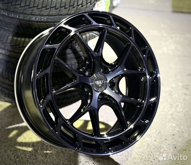 R19 5x112 Vossen LC3-01T B/PB