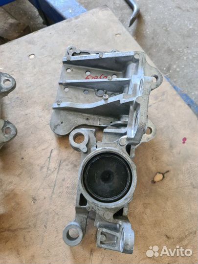 Кронштейн кузова левый Nissan X-Trail T31 2008