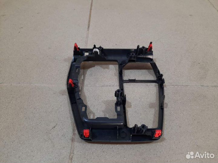 Накладка (кузов внутри) Toyota RAV 4 2019- 588040R