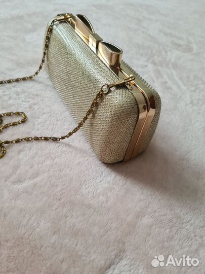 Сумочка-клатч в золоте