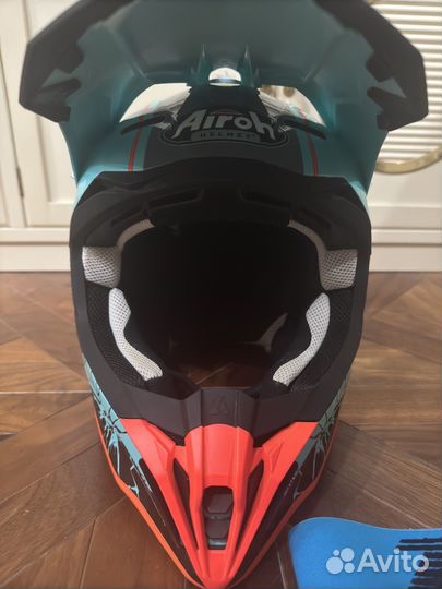 Кроссовый шлем Airoh Strycker Crack Gloss