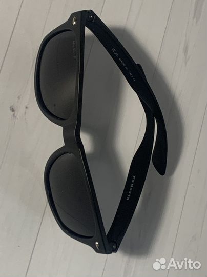 Солнцезащитные очки Ray Ban