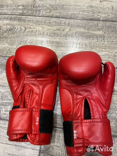 Боксерские перчатки