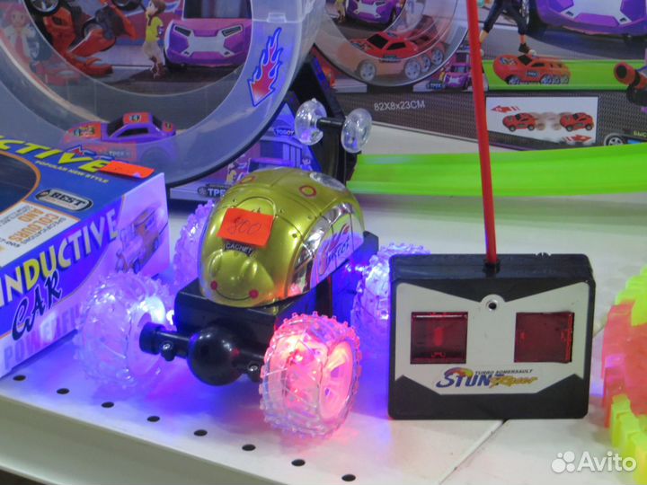 Радиоуправляемая трюковая машинка-перевертыш