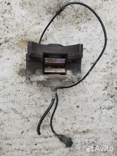 Суппорт тормозной задний правый Mercedes-Benz S