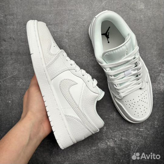 Кроссовки Nike Air Jordan 1 low white