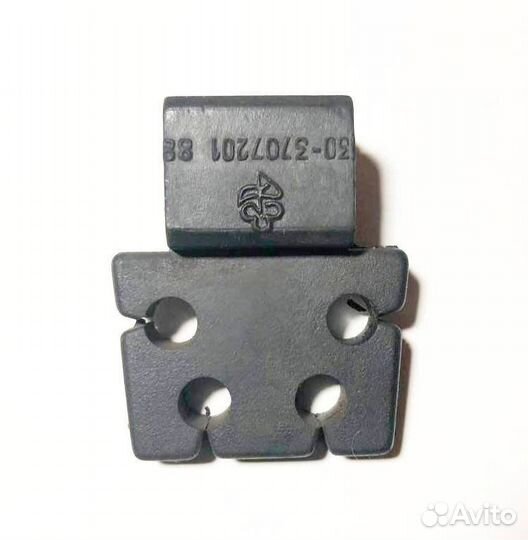 Держатель высоковольтных проводов