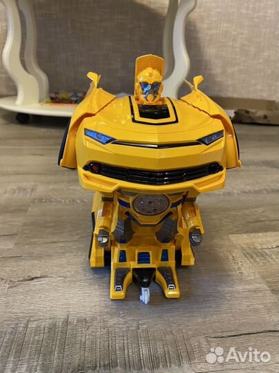 Трансформер бамблби